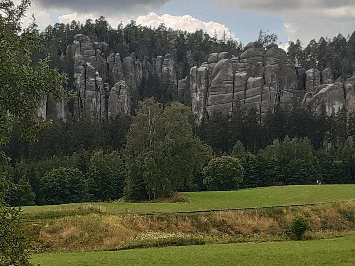 U Ozveny Hotel Dolni Adrspach Eksteriør billede